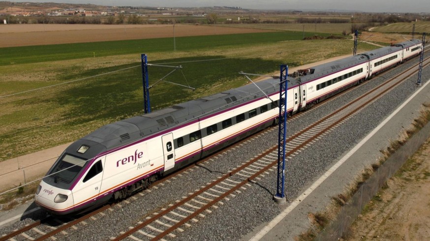 Los bonos gratuitos de cercanías se ampliarán a 2023 y a los nuevos Avant Murcia-Alicante