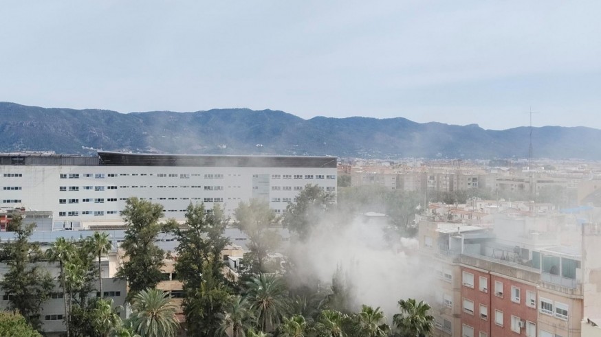 Intoxicación por humo: una mujer, hospitalizada tras un incendio en Murcia