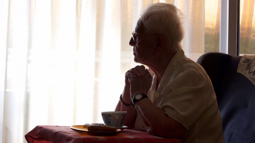 El deterioro cognitivo y la movilidad acentúan la soledad